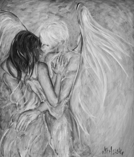 Ангел обнимает девушку
