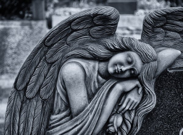 Надгробие Скорбящий ангел