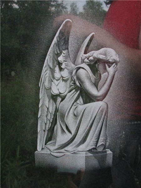 Надгробие с ангелом