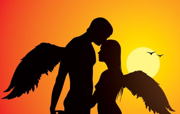 Мужчина и женщина с крыльями