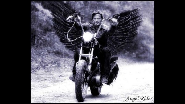 Мотоциклист ангел