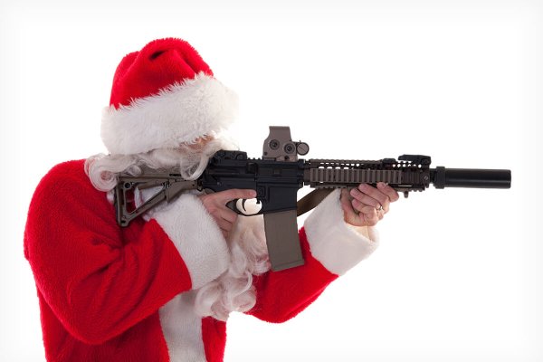 Дед Мороз с винтовкой