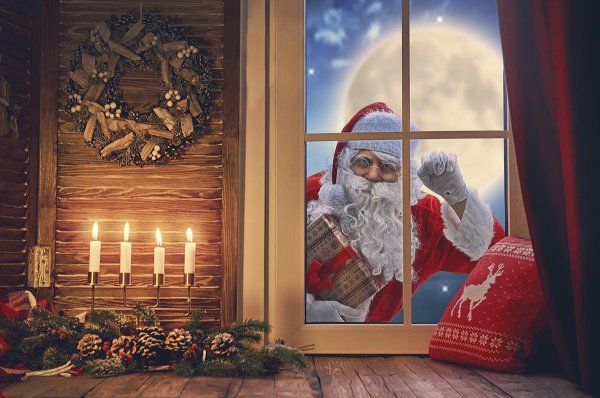 Дед Мороз за окном