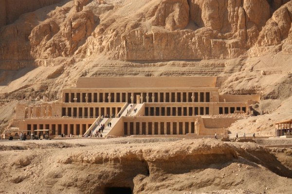 Храм царицы Хатшепсут в Дейр-Эль-бахри