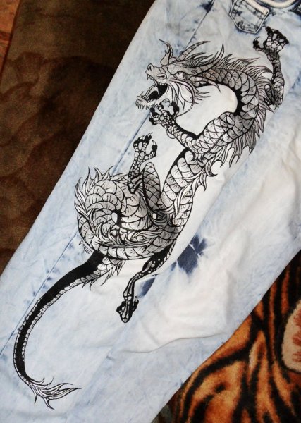 Роспись по ткани драконы