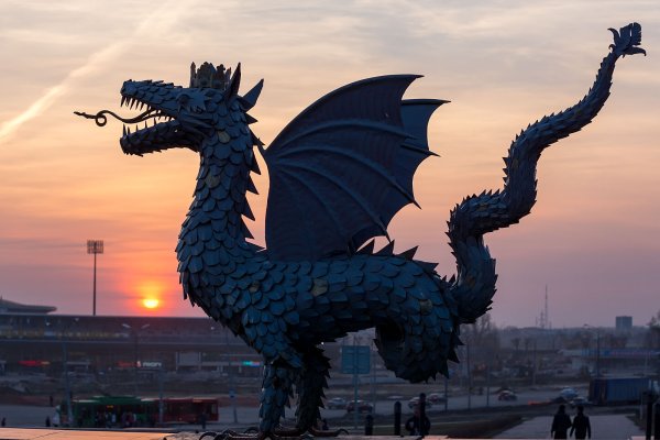 Памятник дракону Зиланту в Казани
