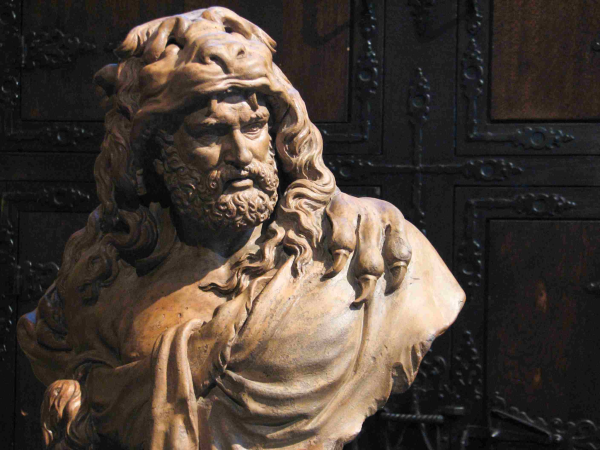 Геракл в шкуре Льва статуя