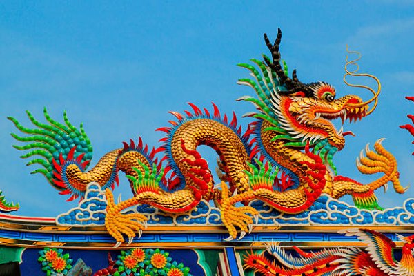 Китайский дракон на крыше