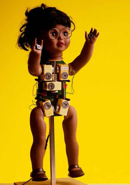 Робот кукла