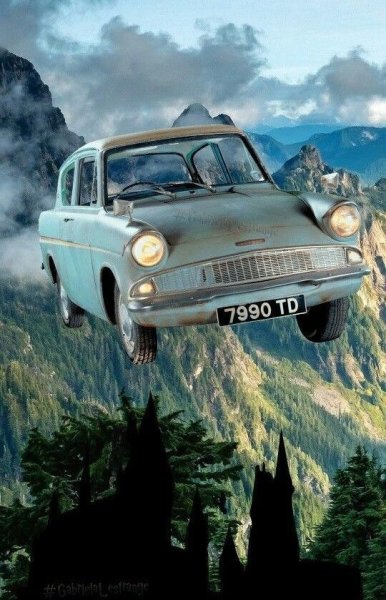 Машина Уизли из Гарри Поттера