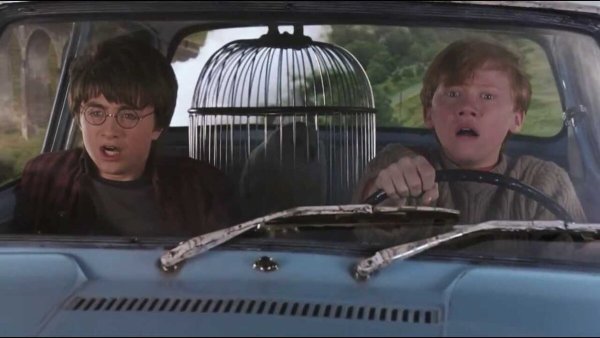 Гарри и Рон в машине