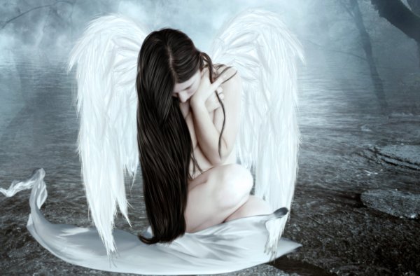 Девушка ангел с крыльями