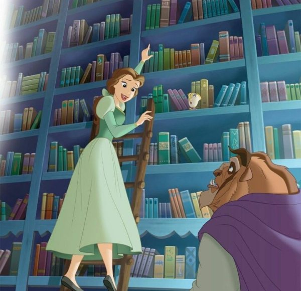 Красавица и чудовище Белль в библиотеке
