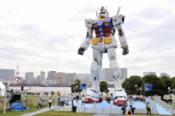 Гигантский робот ГАНДАМ В Японии