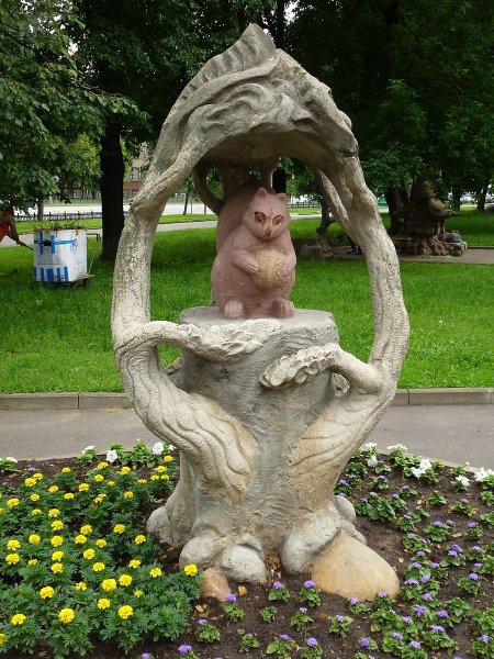Памятник Пушкинской белке
