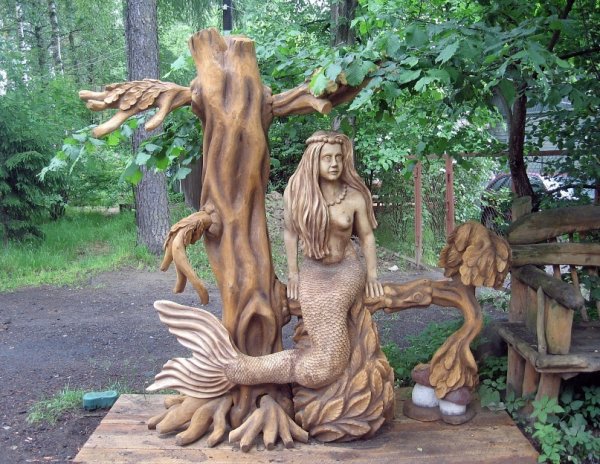 Сказочные деревянные скульптуры