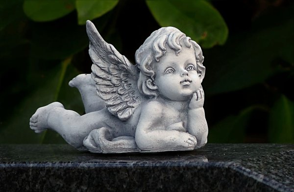 Ангелок скульптура