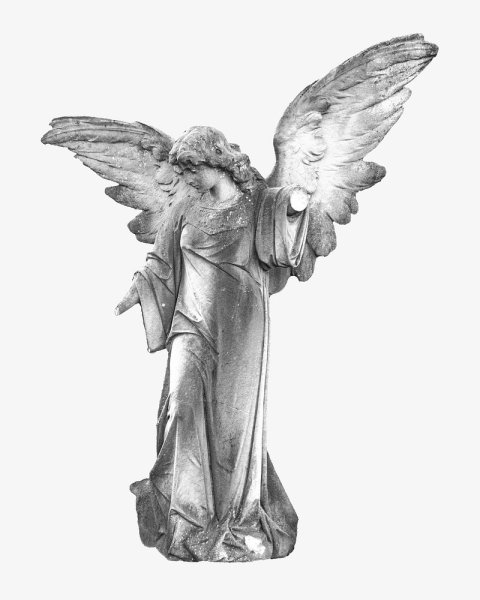 Статуя ангела на белом фоне
