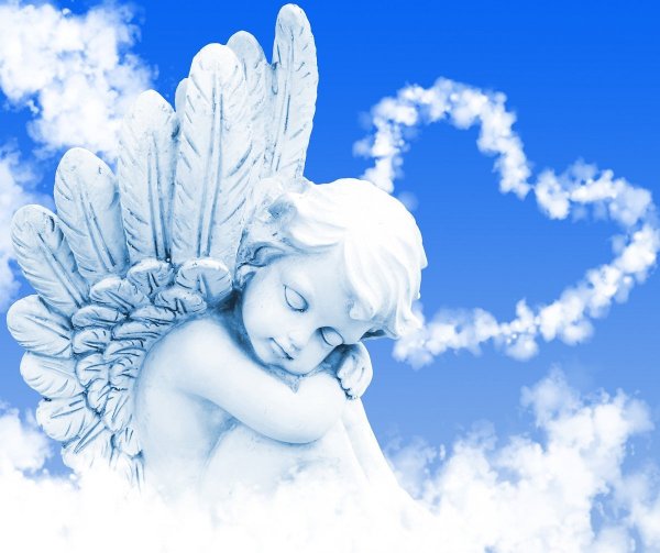 Ангелочки на голубом небе