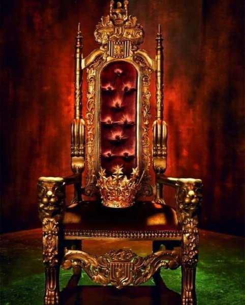 Императорский трон Рим