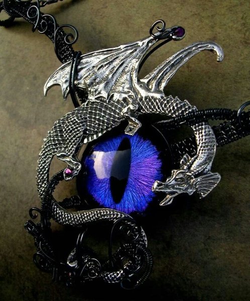 Ювелирные украшения в виде дракона