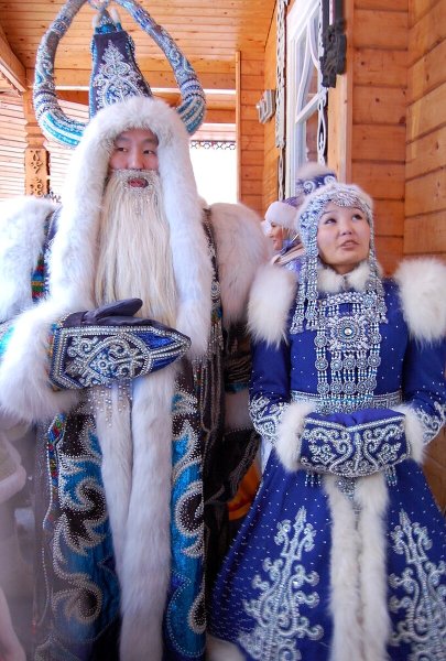 Якутский дед Мороз Чысхаан и Снегурочка