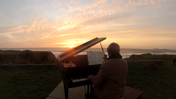 Пианино на закате