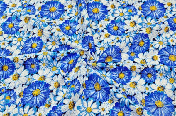 Голубая ткань с цветами