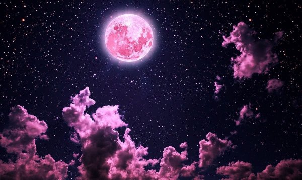 Лунное небо розовое