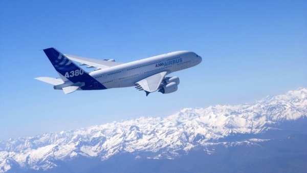 Airbus a380 в небе