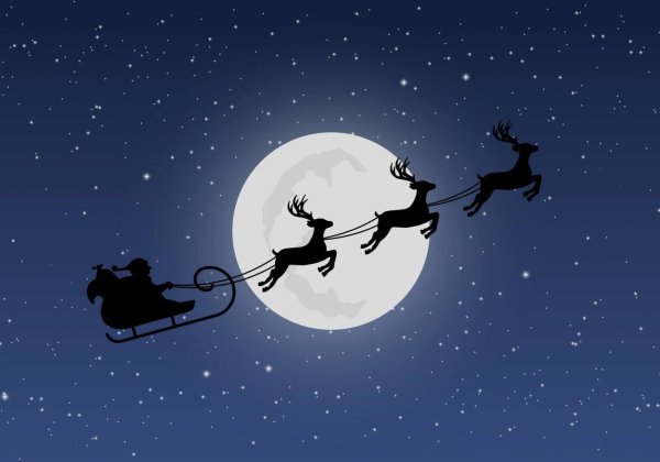Санта клаус на фоне луны