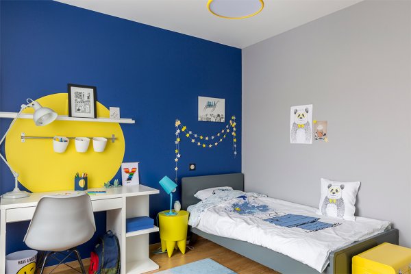 Детская комната в сине желтых тонах