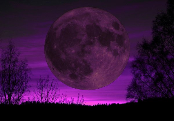 Фиолетовый космос с луной