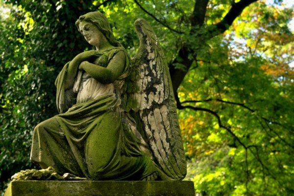 Скульптура ангела Джулио Монтеверде