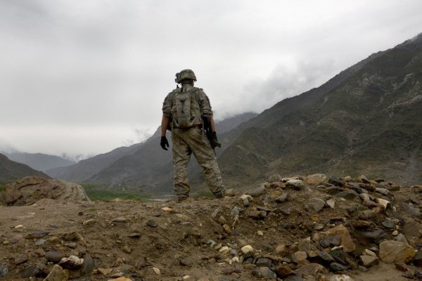 Солдаты в горах Афганистана