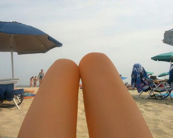 Селфи ног на пляже
