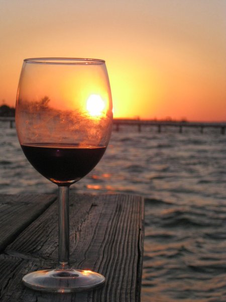 Море закат вино