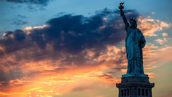 Закат Америки статуя свободы