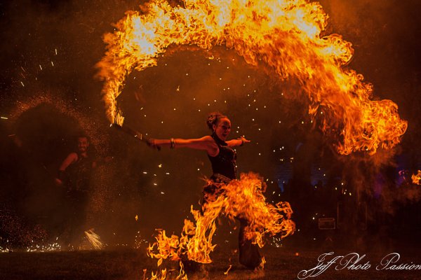 Танцор с огнем