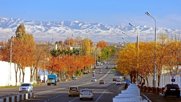 Вид Чимгана из Ташкента