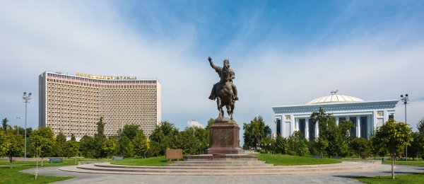 Памятник Амира Темура в Ташкенте
