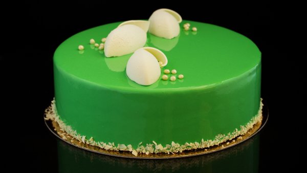 Торт с зеленой мастикой
