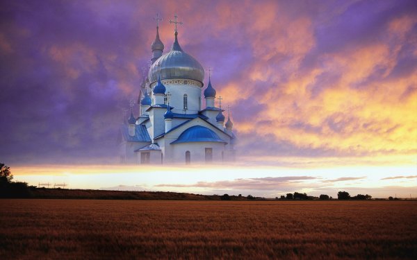 Церковь на фоне неба