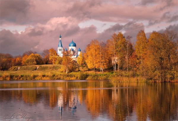Осенний Брянск храм