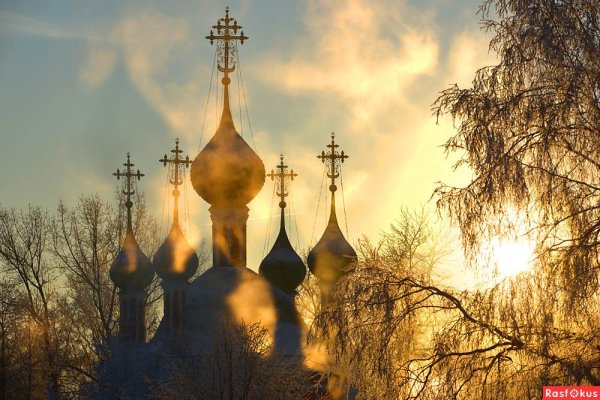 Храм Воскресения Христова в России весной