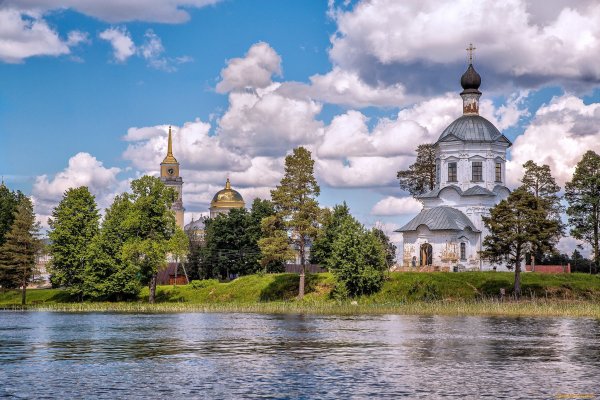 Церкви россии на фоне природы