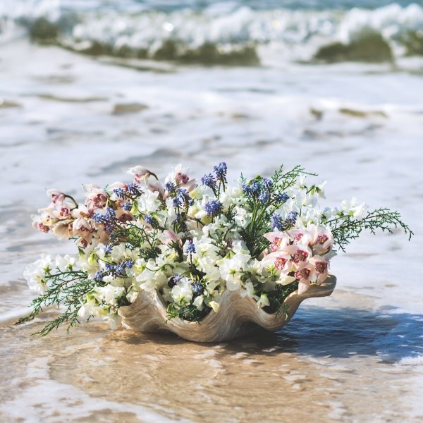 Букеты цветом на фоне моря