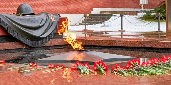Памятник вечный огонь в Москве