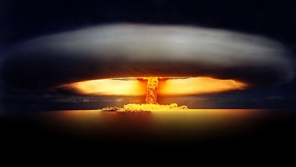 Наземный взрыв ядерного оружия