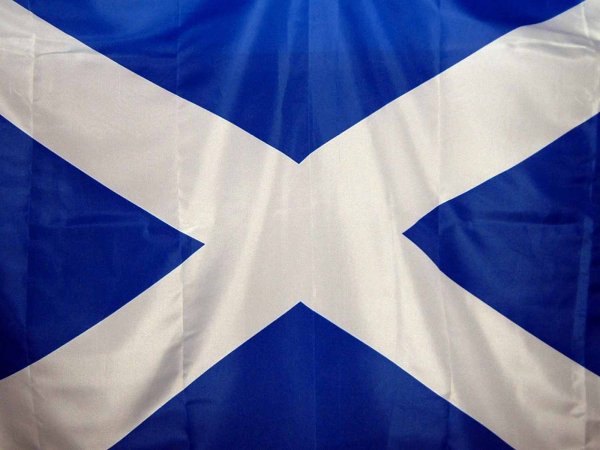 Андреевский и шотландский флаги